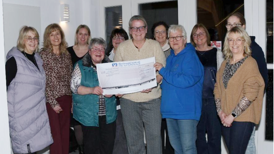 Spendenübergabe der Frauengemeinschaft Elisabeth 2.0 Kleinmaischeid