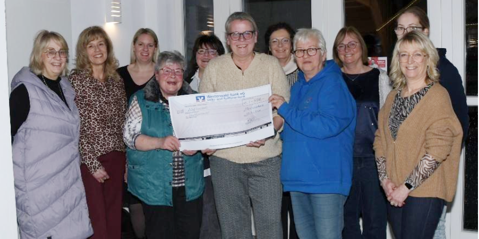 Spendenübergabe  der Frauengemeinschaft Elisabeth 2.0 Kleinmaischeid